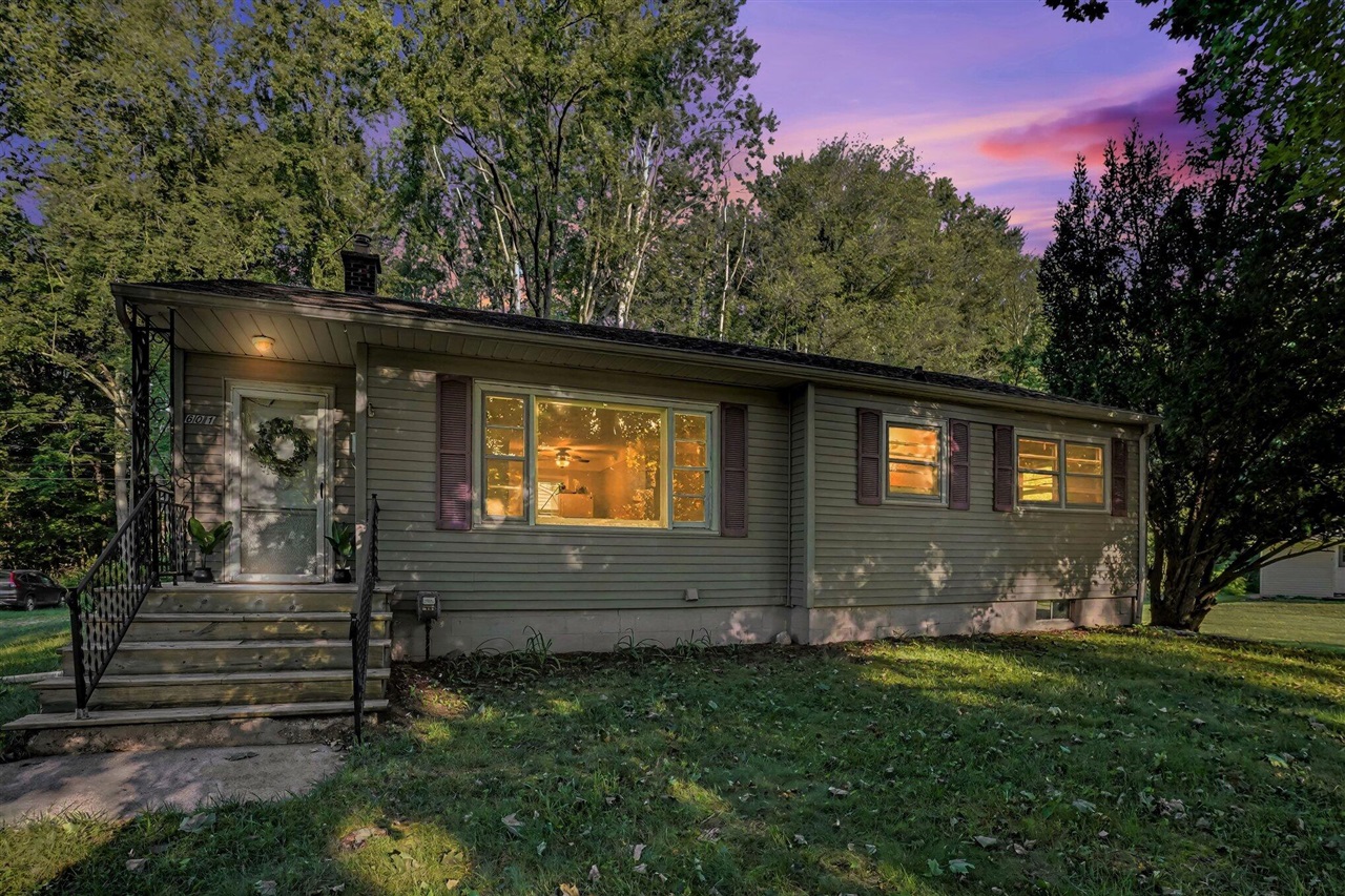 1st image of 601 Marcelletti Ave, Paw Paw, MI 49079 | MLS# 70547943