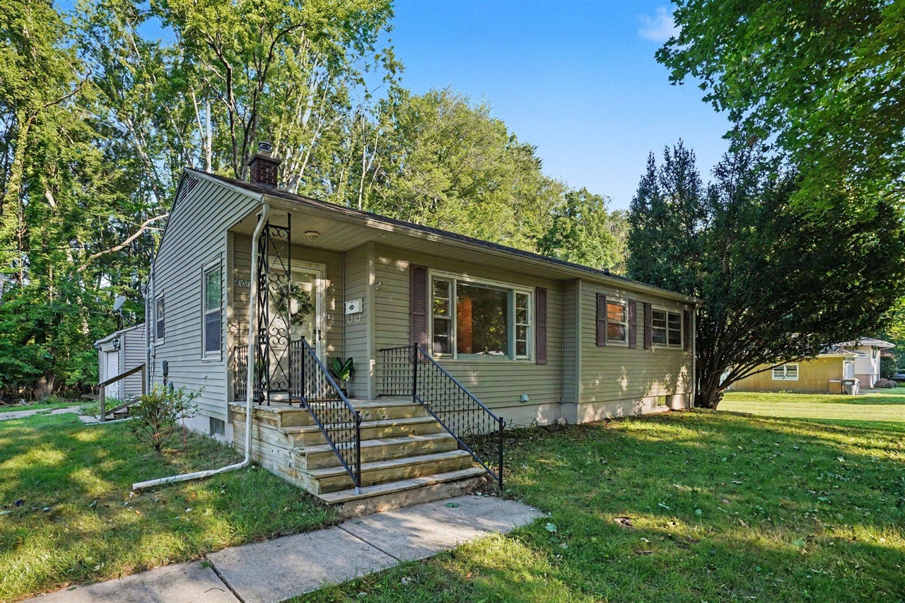 2nd image of 601 Marcelletti Ave, Paw Paw, MI 49079 | MLS# 70547943