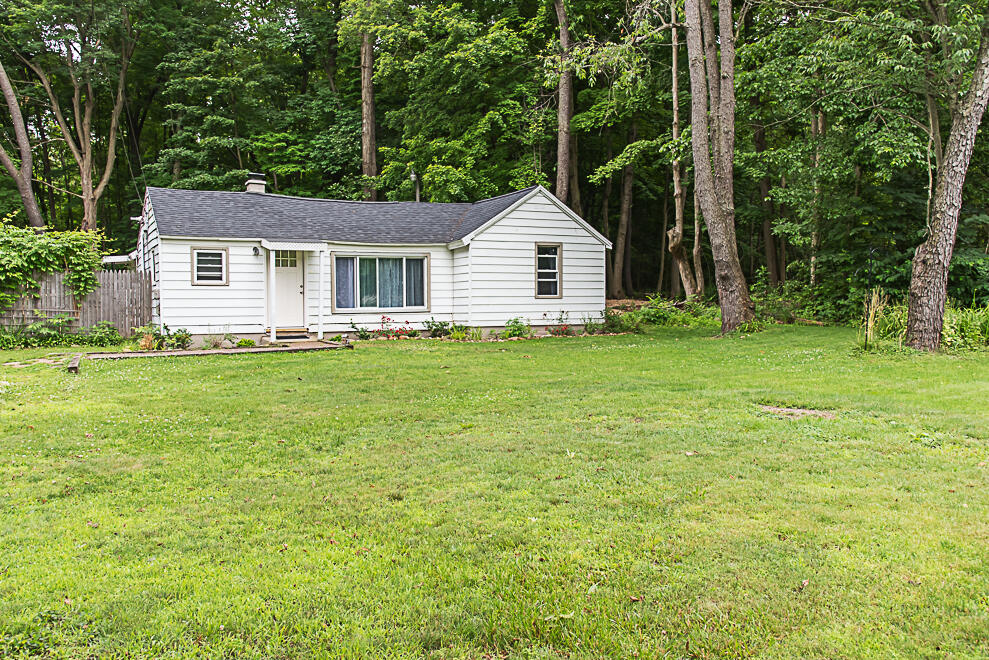 1st image of 128 E Territorial Rd, Battle Creek, MI 49015 | MLS# 70547946