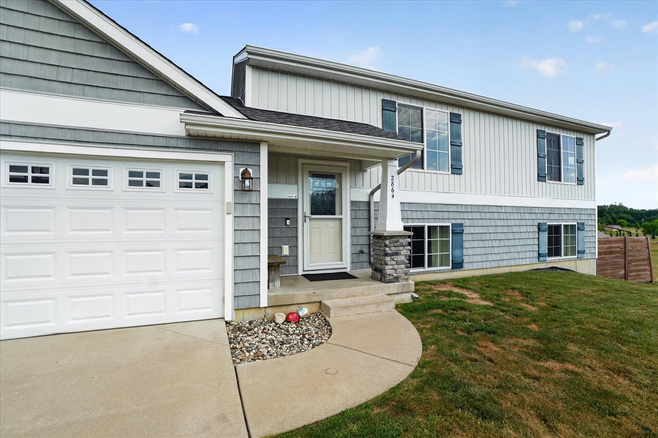image of 2864 Fawn Cove Ave, Middleville, MI 49333 | MLS# 70547948