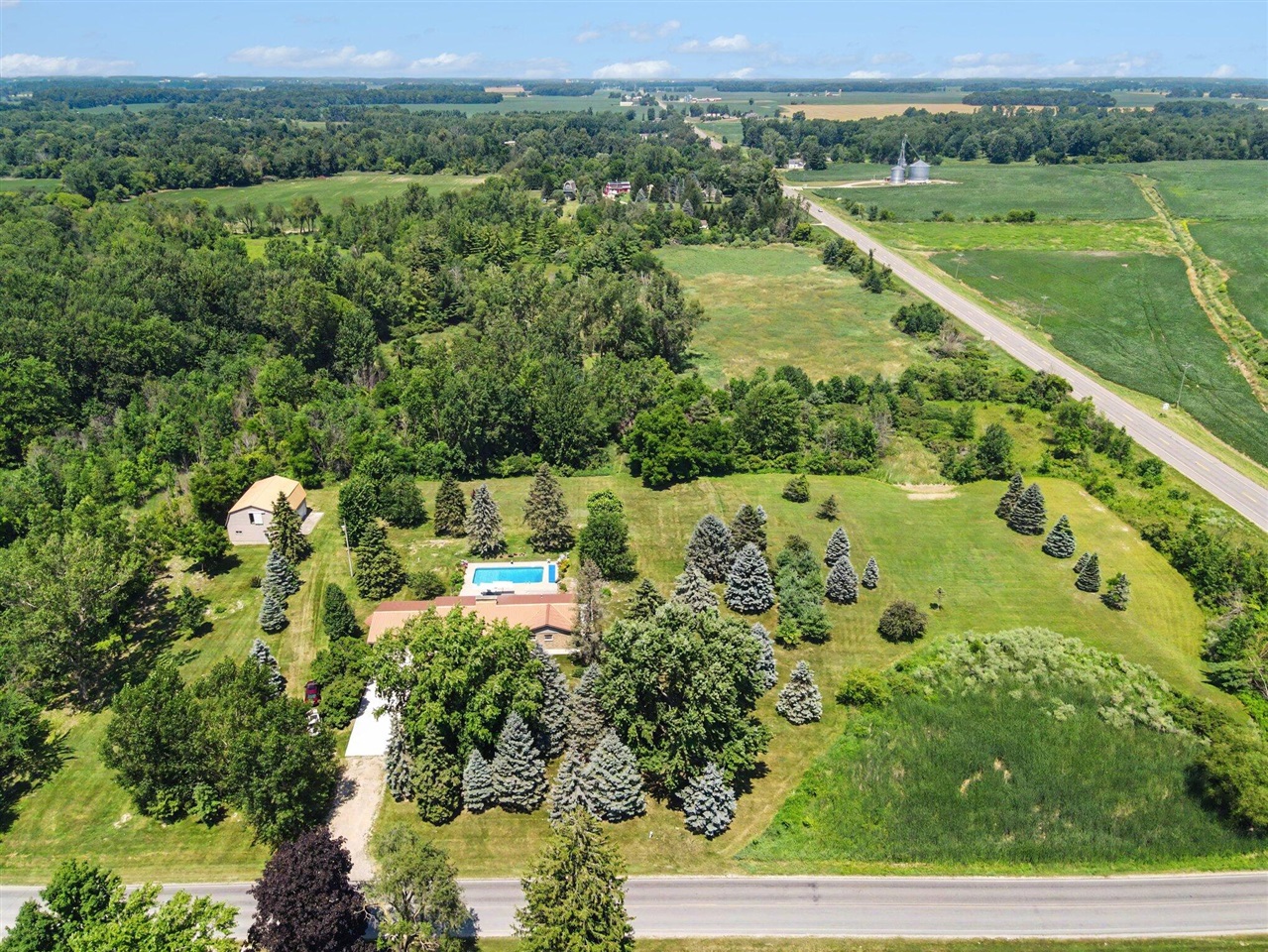 3rd image of 100 W Musgrove Hwy, Lake Odessa, MI 48849 | MLS# 70547986