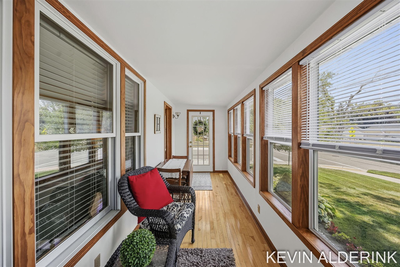 4th image of 136 S Fairview Rd, Zeeland, MI 49464 | MLS# 70548004