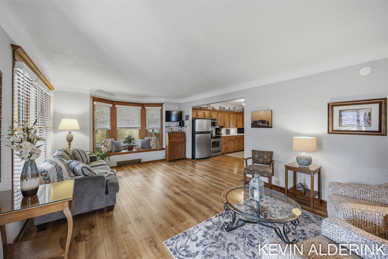 5th image of 136 S Fairview Rd, Zeeland, MI 49464 | MLS# 70548004