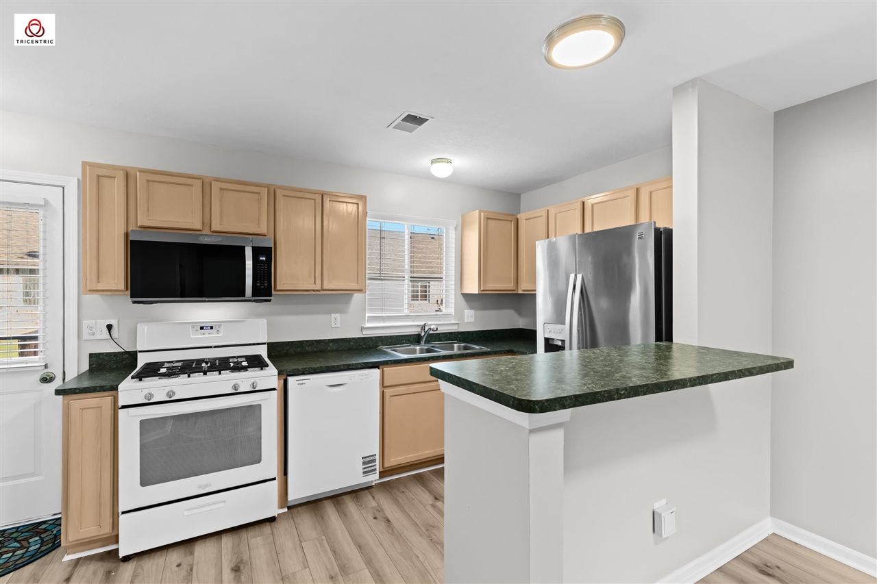 4th image of 23348 Redman Ct, Trenton, MI 48183 | MLS# 70548028