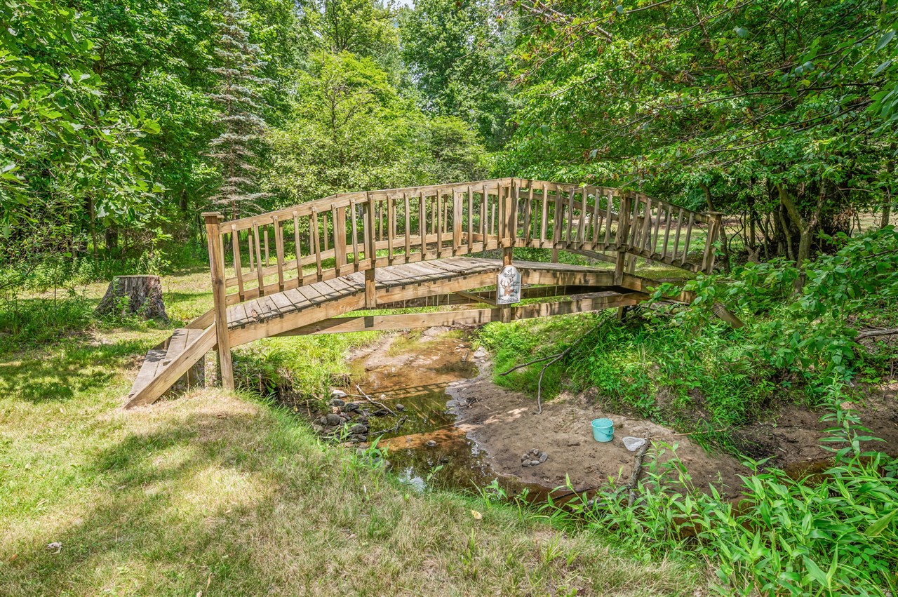 image of 14190 Oak Hollow Dr, Big Rapids, MI 49307 | MLS# 70548082