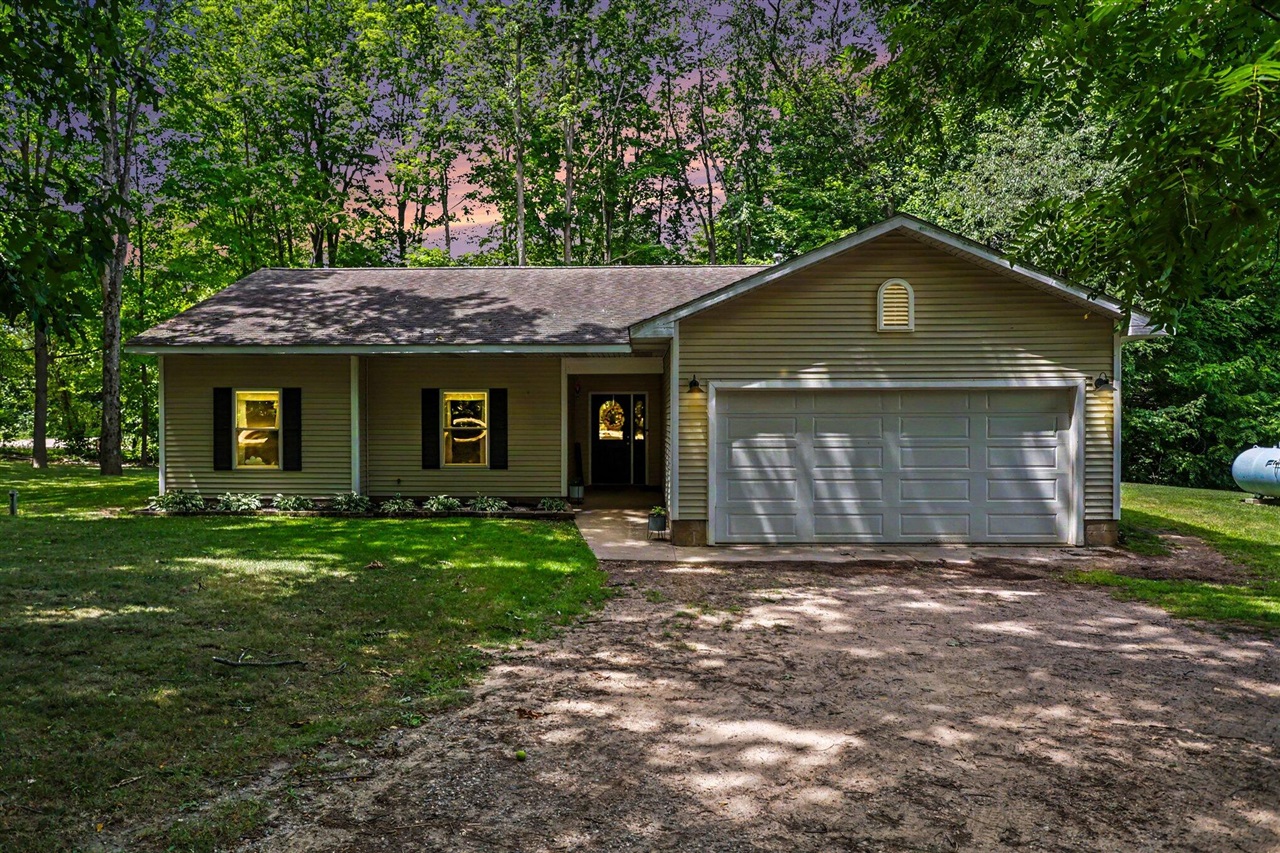 1st image of 11482 Schultz Dr, Delton, MI 49046 | MLS# 70548084