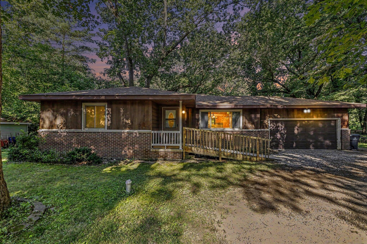 1st image of 1303 N 2nd St, Kalamazoo, MI 49009 | MLS# 70548113