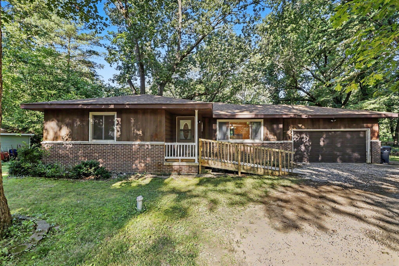 2nd image of 1303 N 2nd St, Kalamazoo, MI 49009 | MLS# 70548113