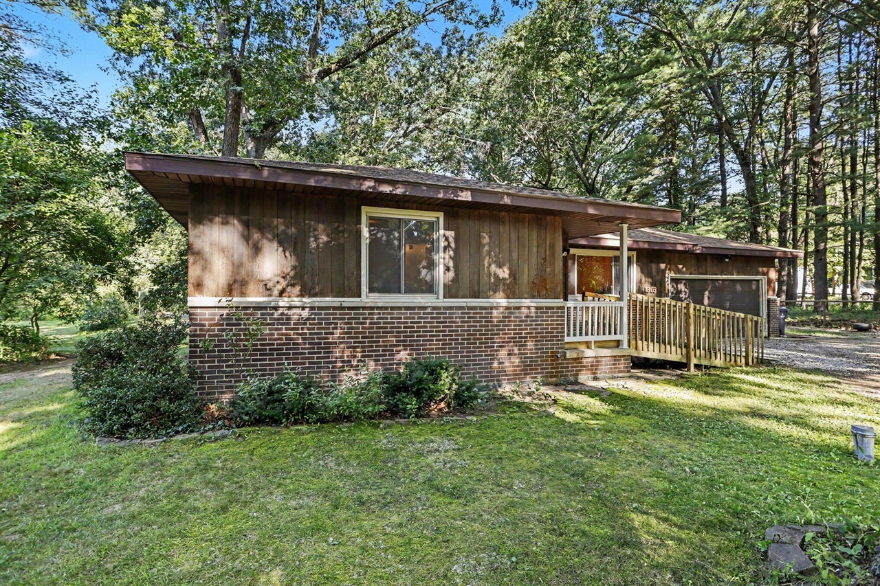 3rd image of 1303 N 2Nd St, Kalamazoo, MI 49009 | MLS# 70548113