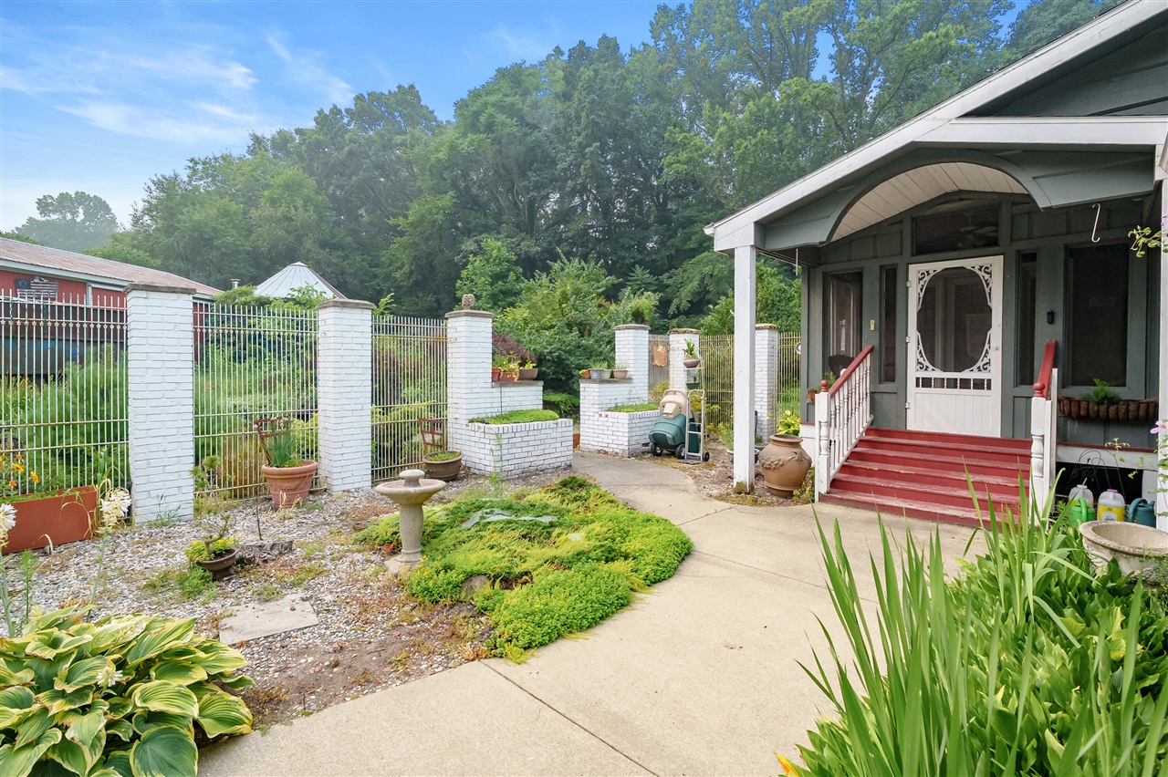 2nd image of 41169 County Road 669, Decatur, MI 49045 | MLS# 70548122