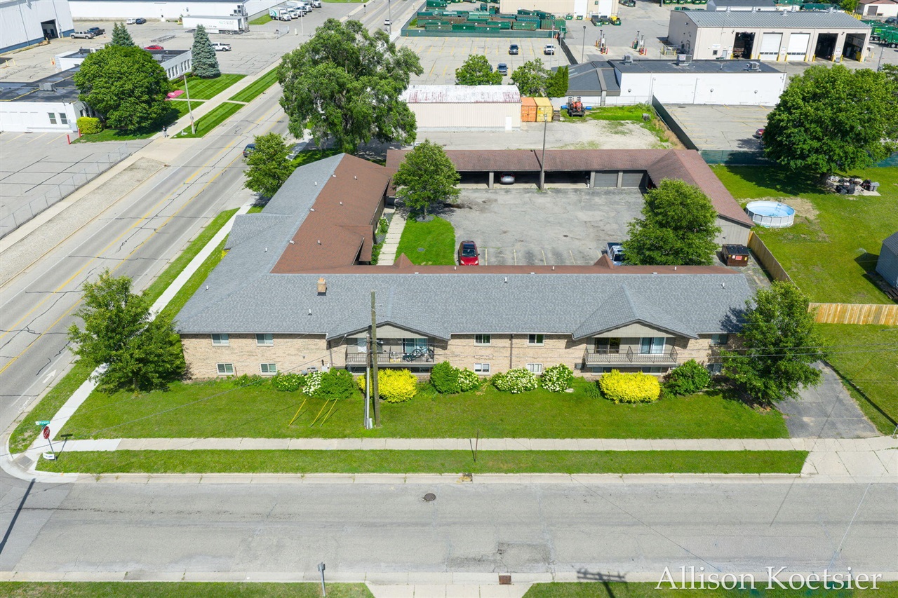 3rd image of 1720 Porter St, Wyoming, MI 49519 | MLS# 70548192