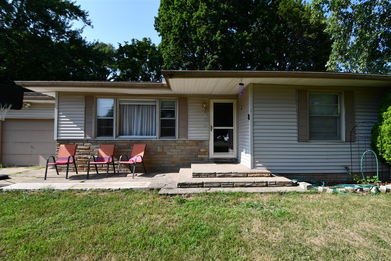 1st image of 233 Hunter Dr, Benton Harbor, MI 49022 | MLS# 70548222