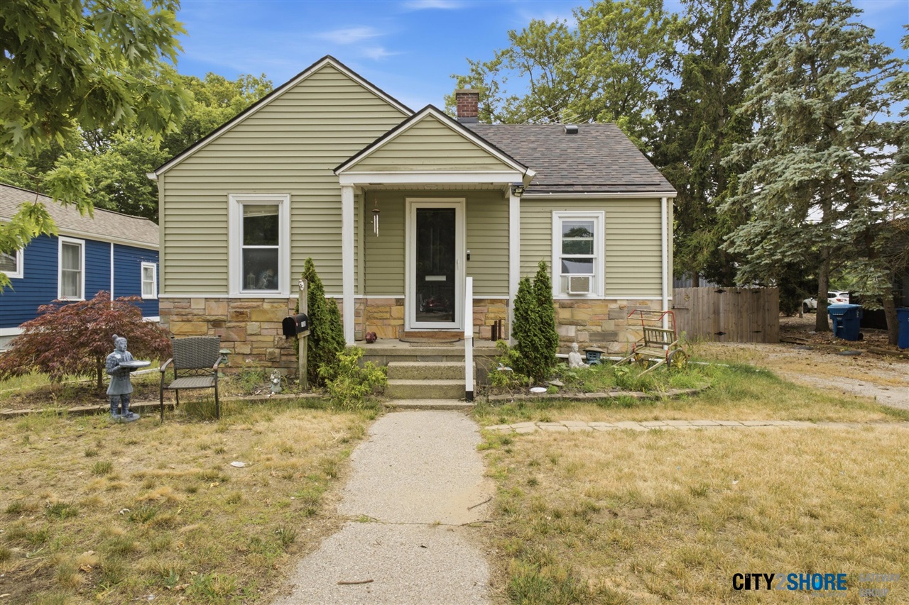 1st image of 1508 Slayton Ave, Grand Haven, MI 49417 | MLS# 70548249