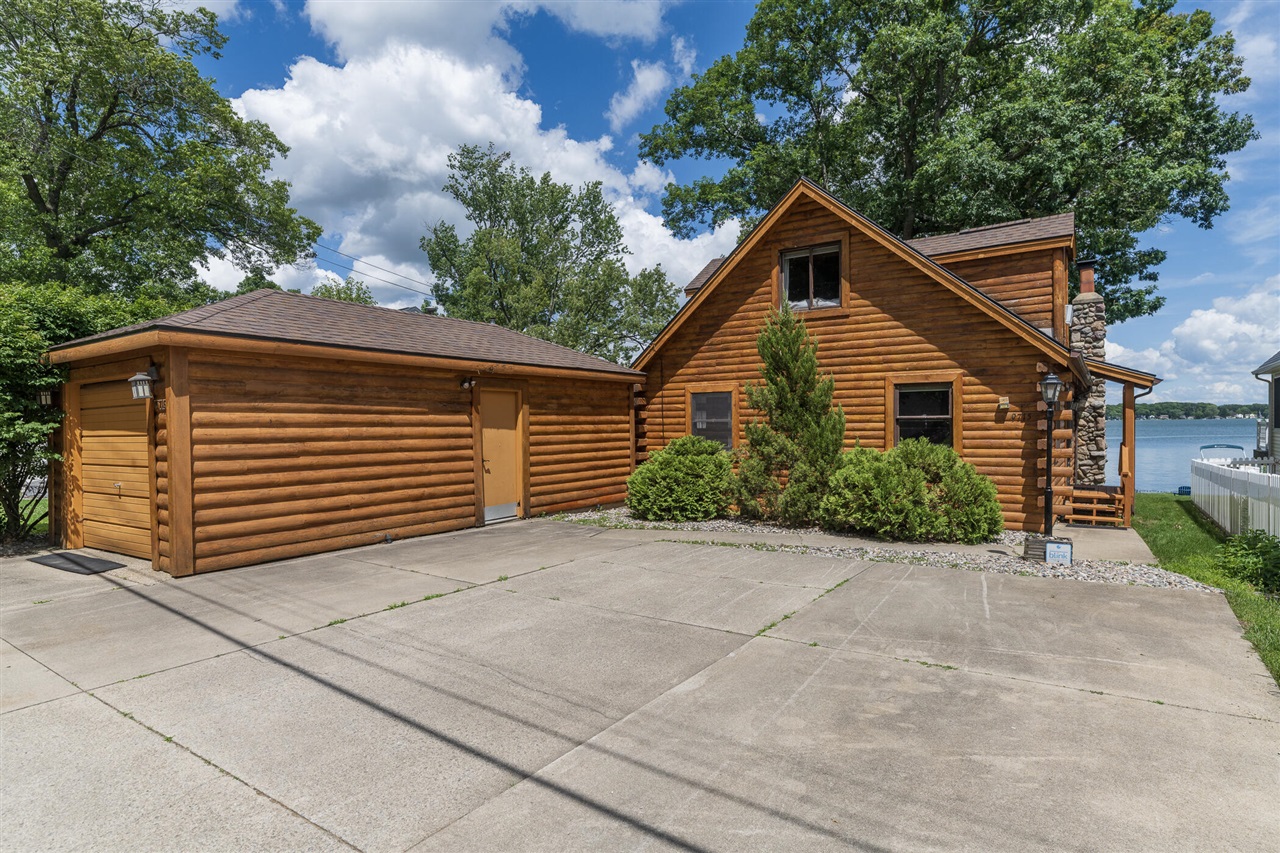 2nd image of 9715 Woodlawn Dr, Portage, MI 49002 | MLS# 70548258