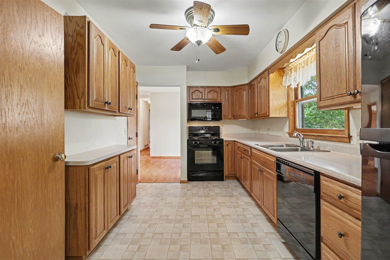 2nd image of 547 N Wattles Rd, Battle Creek, MI 49014 | MLS# 70548274