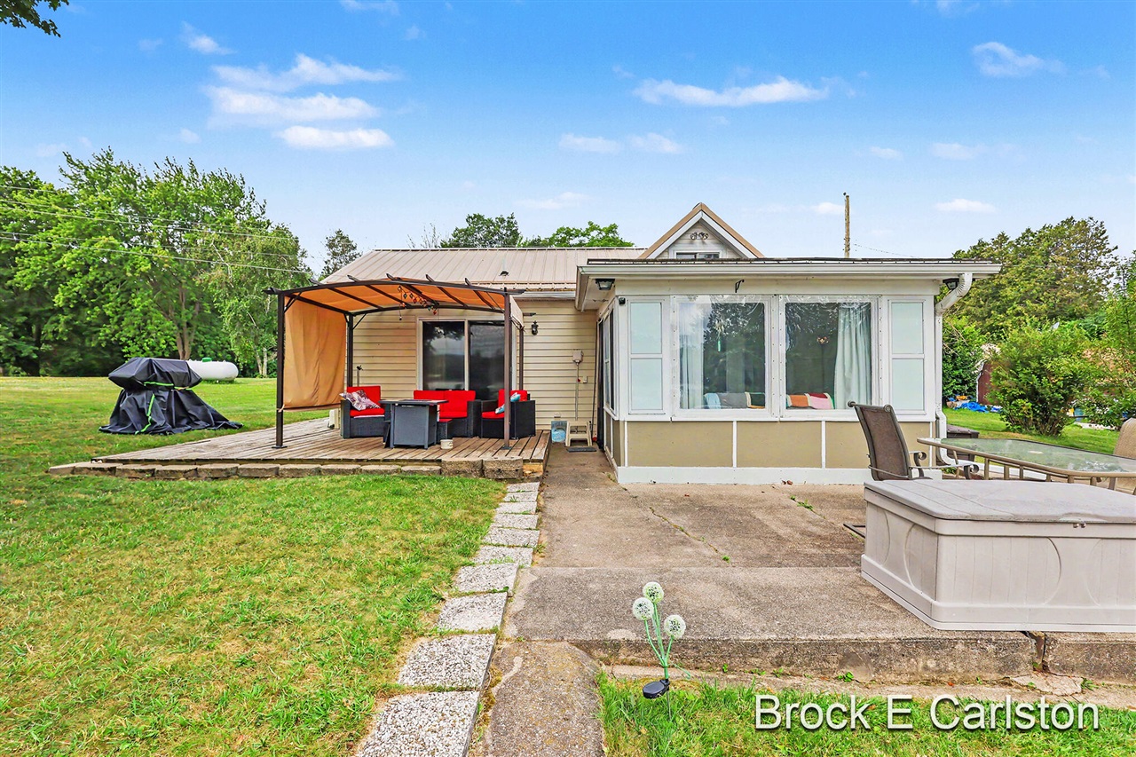 2nd image of 2900 S Martin Dr, Fremont, MI 49412 | MLS# 70548290