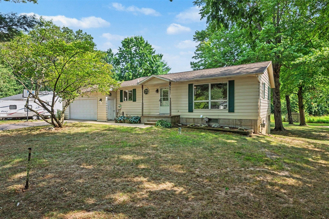 2nd image of 153 Mary Lou Dr, Hastings, MI 49058 | MLS# 70548337