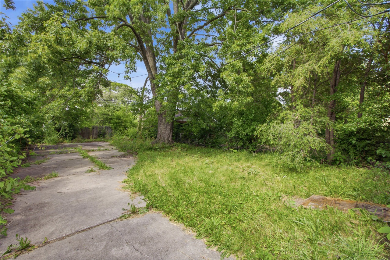 13th image of 15701 Rossini Dr, Detroit, MI 48205 | MLS# 70548340
