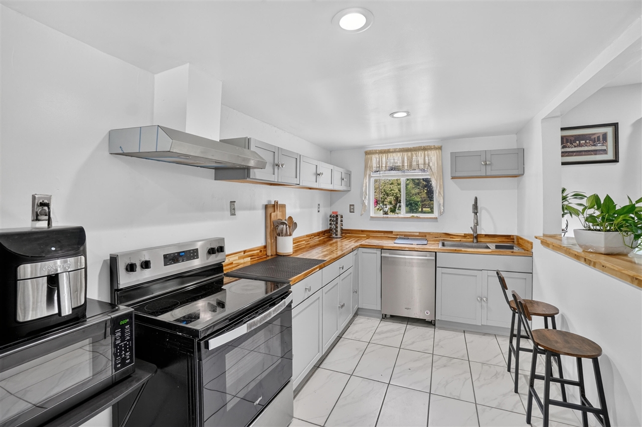 Photo 3 of Single family home for sale at 6140 Pinckney Rd, Pinckney, MI 48169 | MLS# 70548344 | Listing updated on 2026-10-05