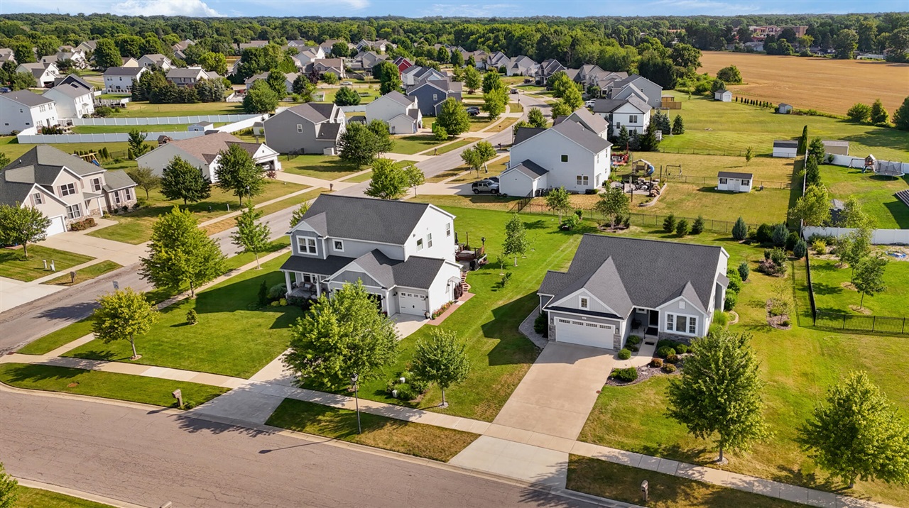 3rd image of 6087 Longhorn Trl, Stevensville, MI 49127 | MLS# 70548350