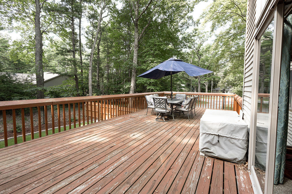 3rd image of 1430 N Scenic Dr, Muskegon, MI 49445 | MLS# 70548352
