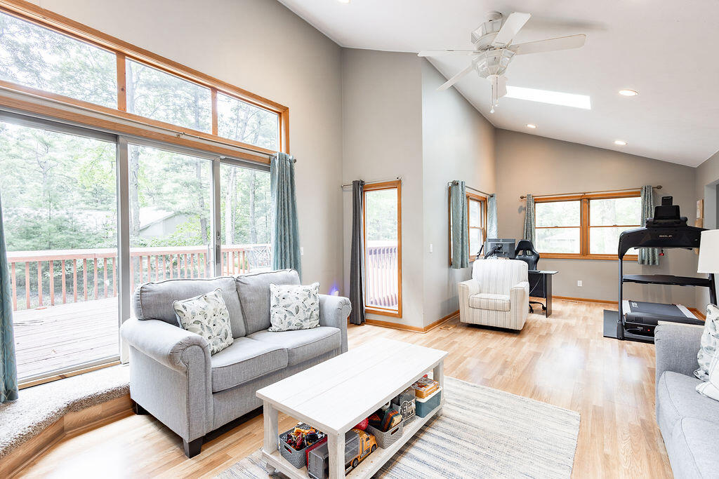 4th image of 1430 N Scenic Dr, Muskegon, MI 49445 | MLS# 70548352