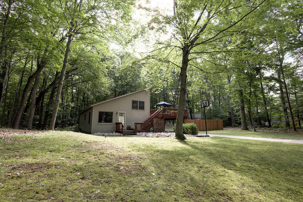 34th image of 1430 N Scenic Dr, Muskegon, MI 49445 | MLS# 70548352