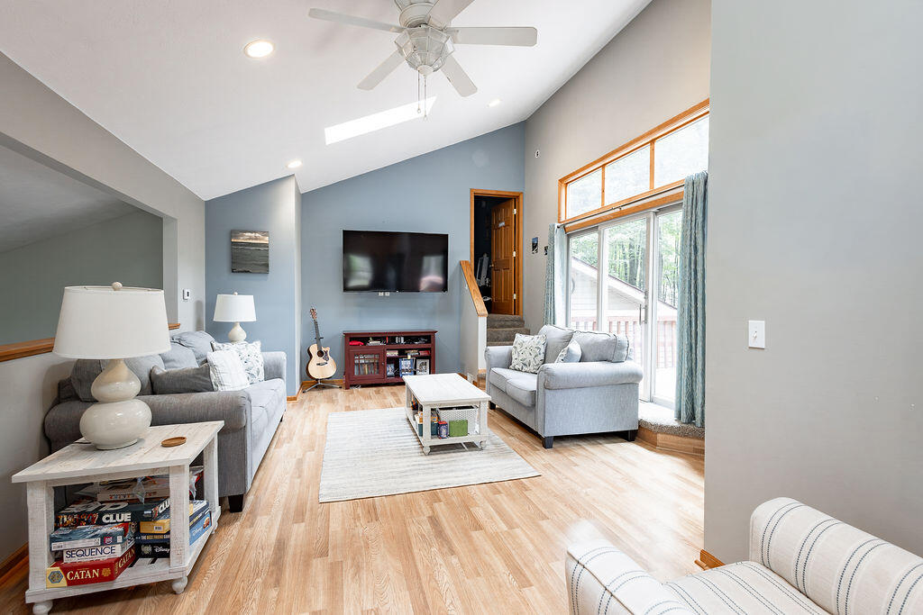 5th image of 1430 N Scenic Dr, Muskegon, MI 49445 | MLS# 70548352