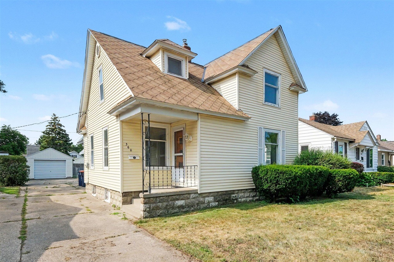 3rd image of 360 W 18Th St, Holland, MI 49423 | MLS# 70548359