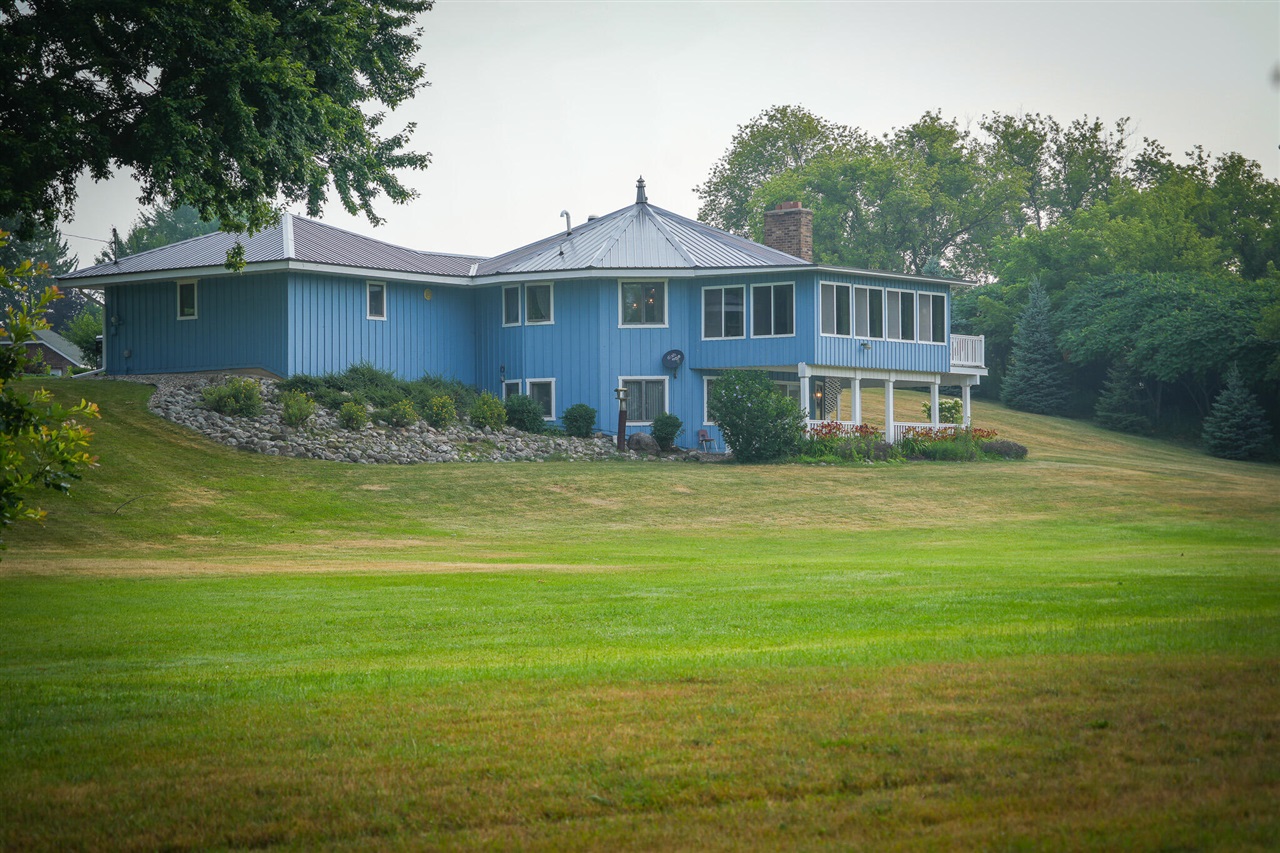 1st image of 828 Reunion Ave, Fremont, MI 49412 | MLS# 70548369