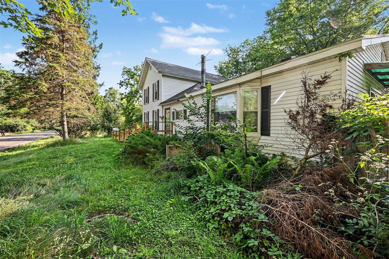 2nd image of 4325 Moscow Rd, Spring Arbor, MI 49283 | MLS# 70548440