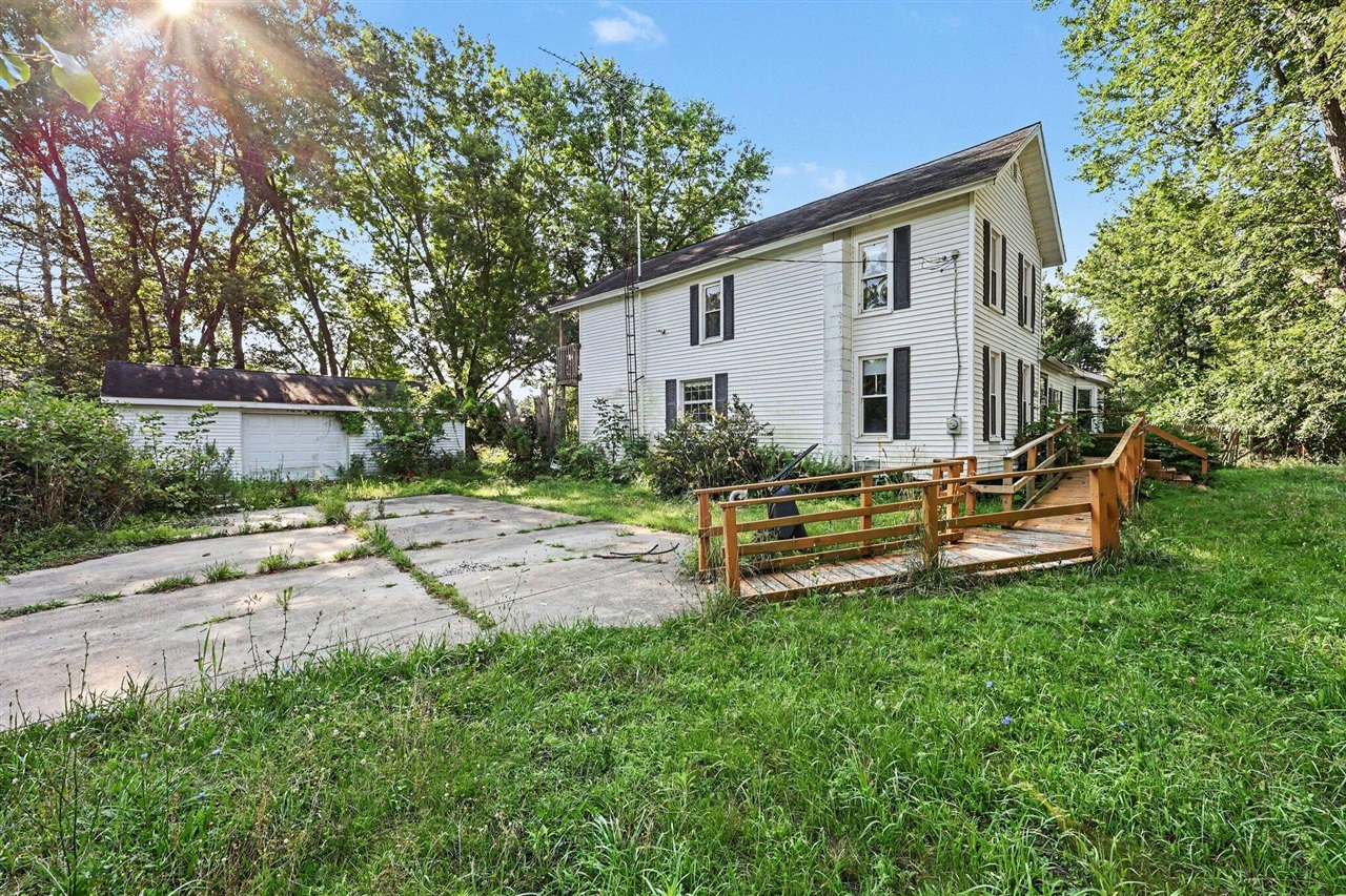 3rd image of 4325 Moscow Rd, Spring Arbor, MI 49283 | MLS# 70548440