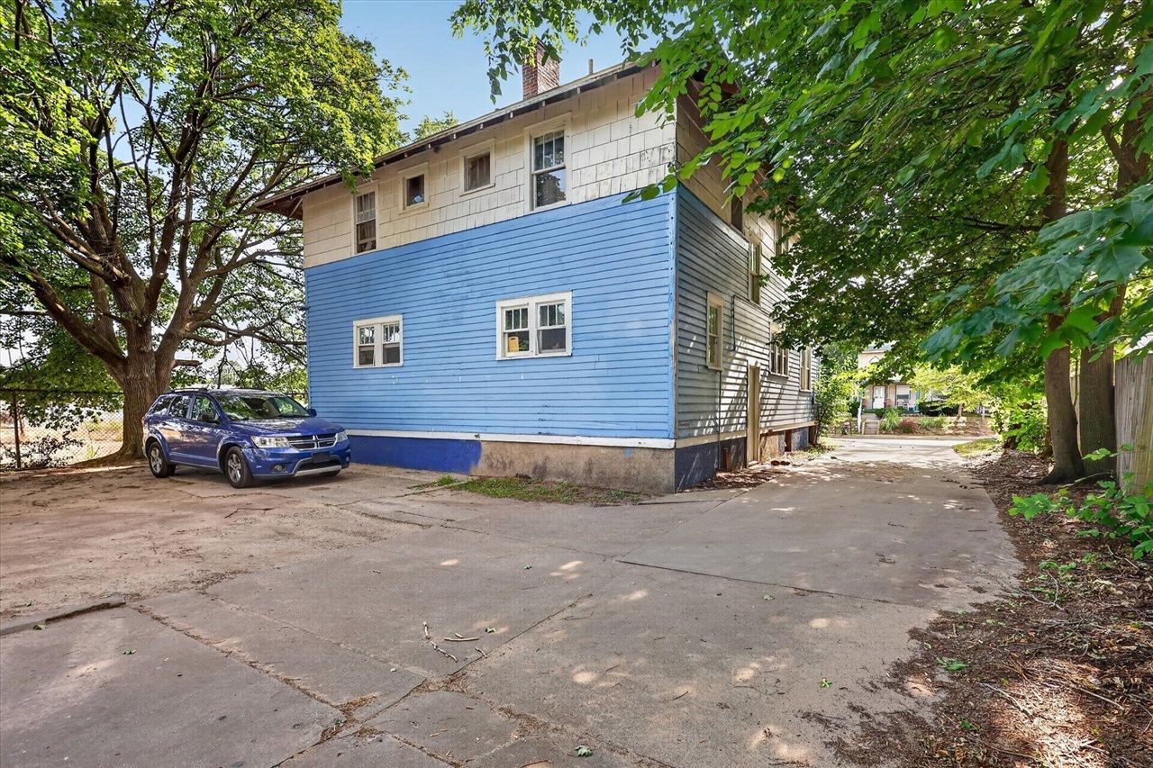 7th image of 1655 Madison Ave, Grand Rapids, MI 49507 | MLS# 70548444