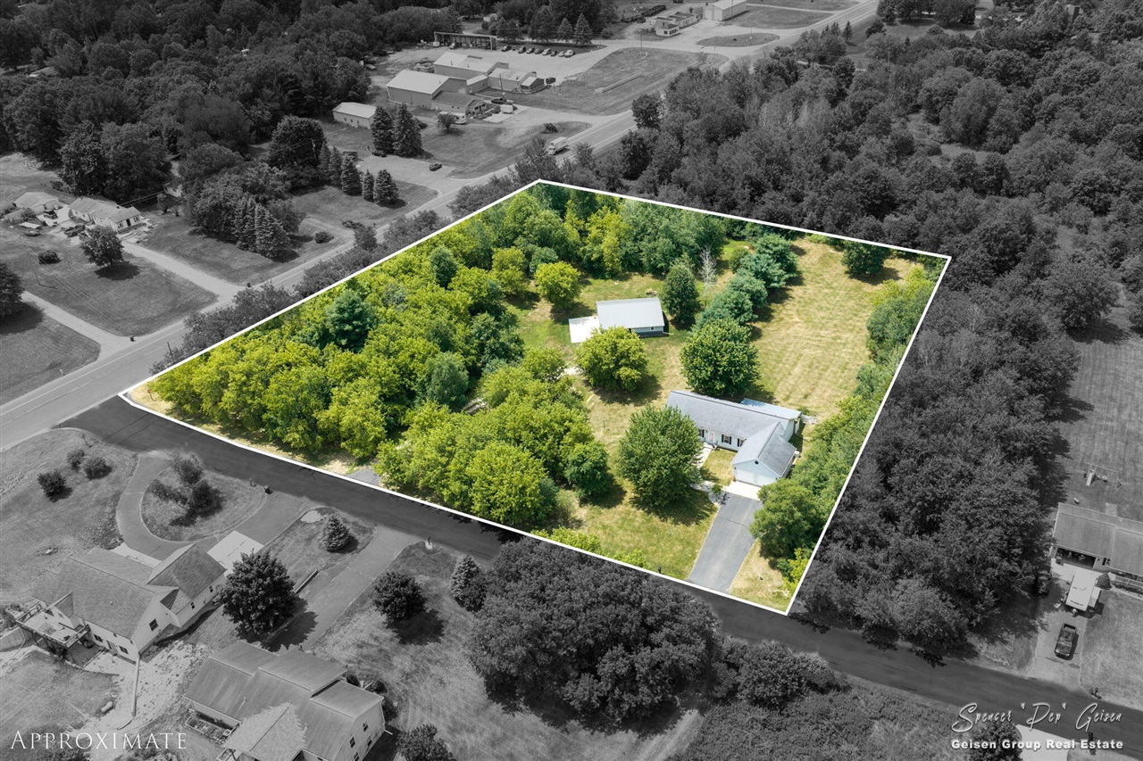 4th image of 6943 Riverwood Dr, Belding, MI 48809 | MLS# 70548469