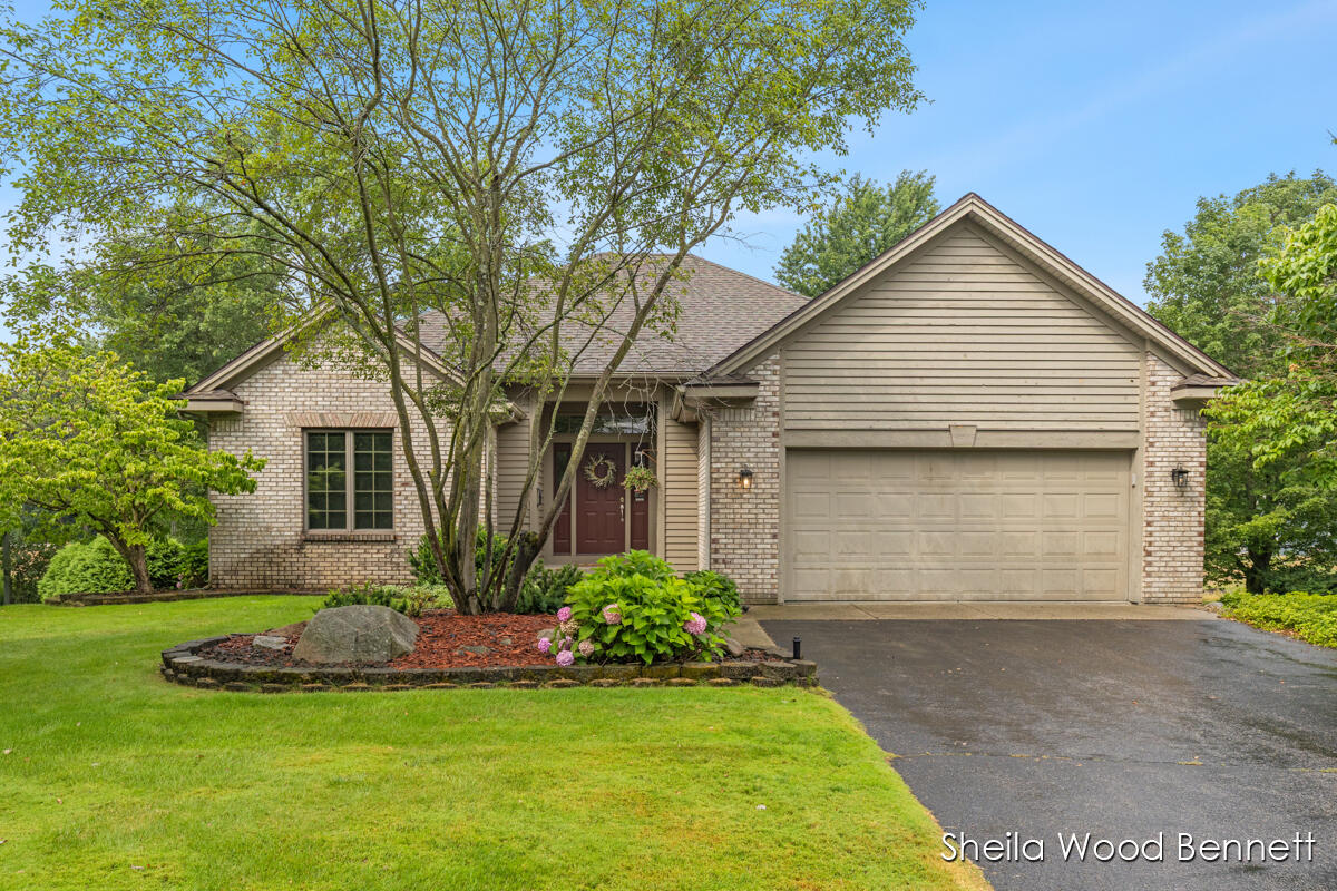 Photo 2 of Sale Pending at 7023 Camelback Dr, Rockford, MI 49341 | MLS# 70548480 | Listing updated on 2026-10-05