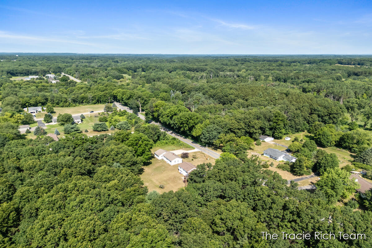 36th image of 7640 9 Mile Rd, Rockford, MI 49341 | MLS# 70548481