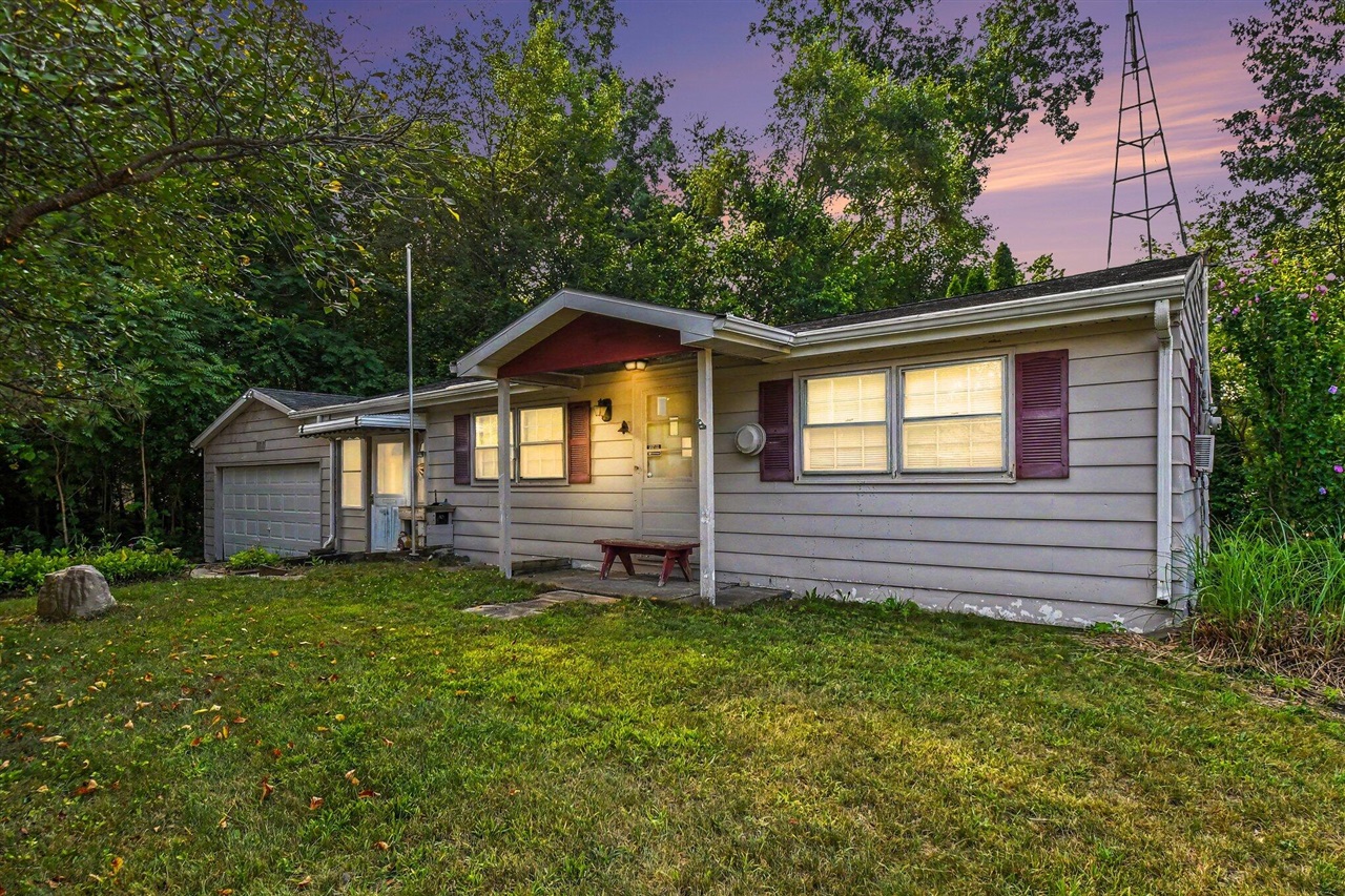 1st image of 24675 Chestnut St, Dowagiac, MI 49047 | MLS# 70548530