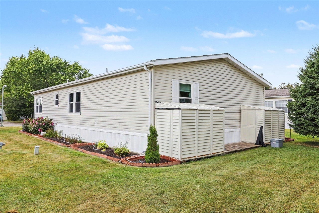 15th image of 1367 John Ross Dr, Kalamazoo, MI 49009 | MLS# 70548554