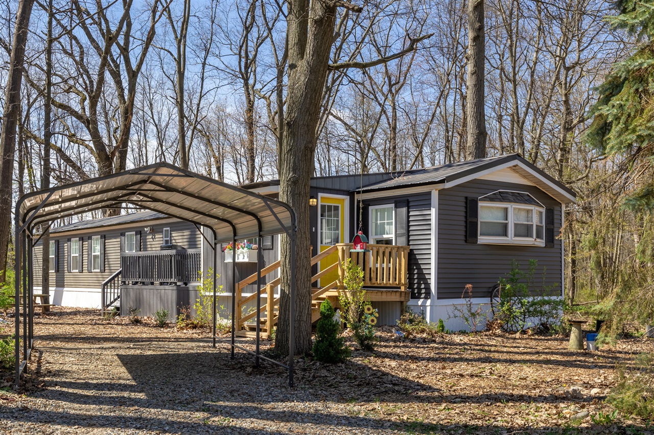 2nd image of 75070 Marie Dr, Lawton, MI 49065 | MLS# 70548581