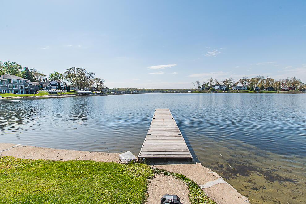 2nd image of 1210 N Eagle Lake Dr, Kalamazoo, MI 49009 | MLS# 70548610