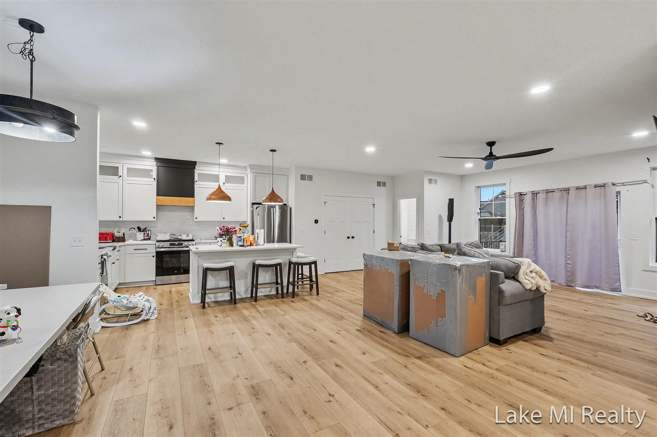 2nd image of 5655 Courtney Lynn Ct, Wyoming, MI 49418 | MLS# 70548619