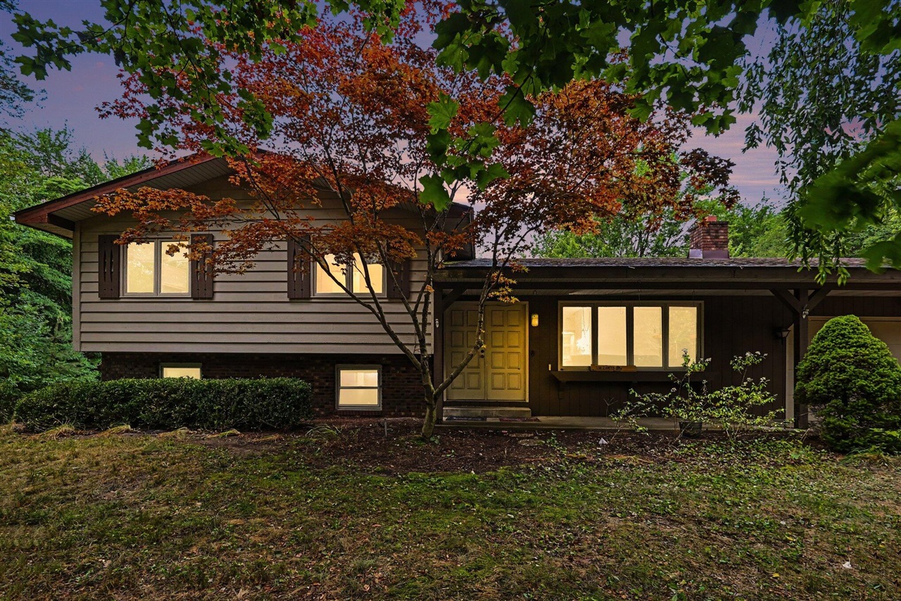 2nd image of 12071 168th Ave, Grand Haven, MI 49417 | MLS# 70548646