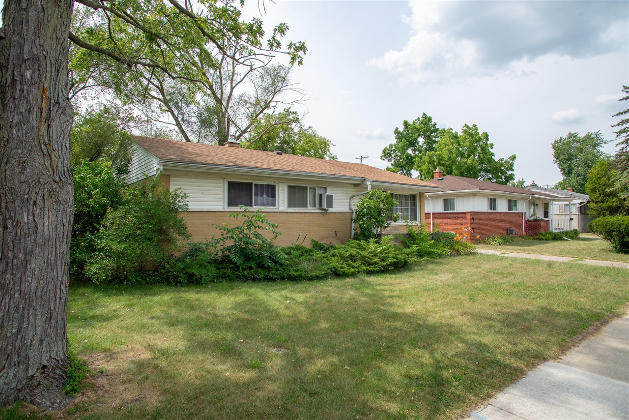 2nd image of 982 Desoto Ave, Ypsilanti, MI 48198 | MLS# 70548649