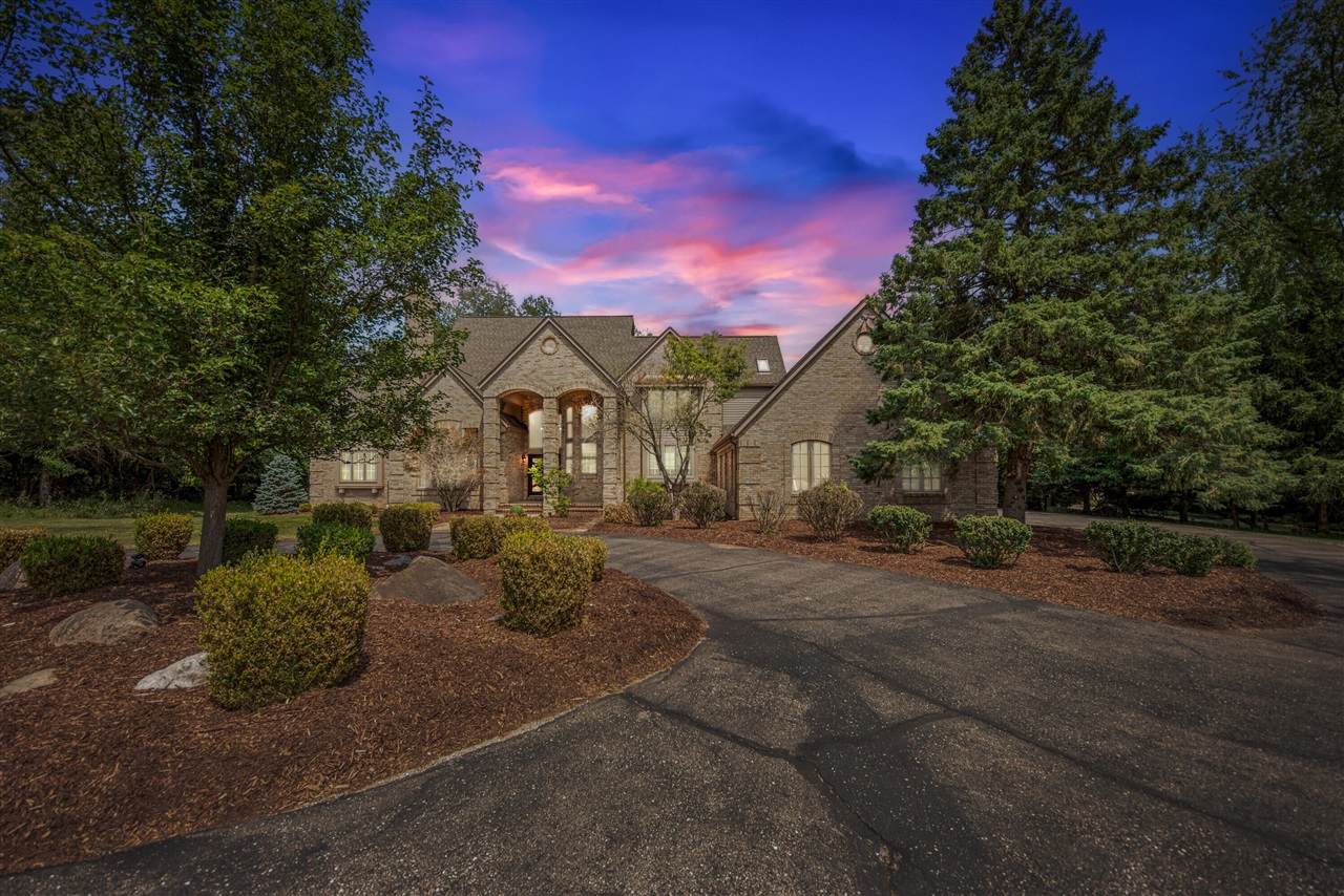 2nd image of 2086 Valleyview Dr, Ann Arbor, MI 48105 | MLS# 70548651
