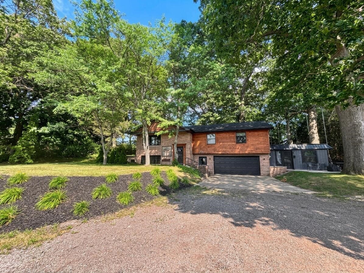 1st image of 17500 N Fruitport Rd, Spring Lake, MI 49456 | MLS# 70548657