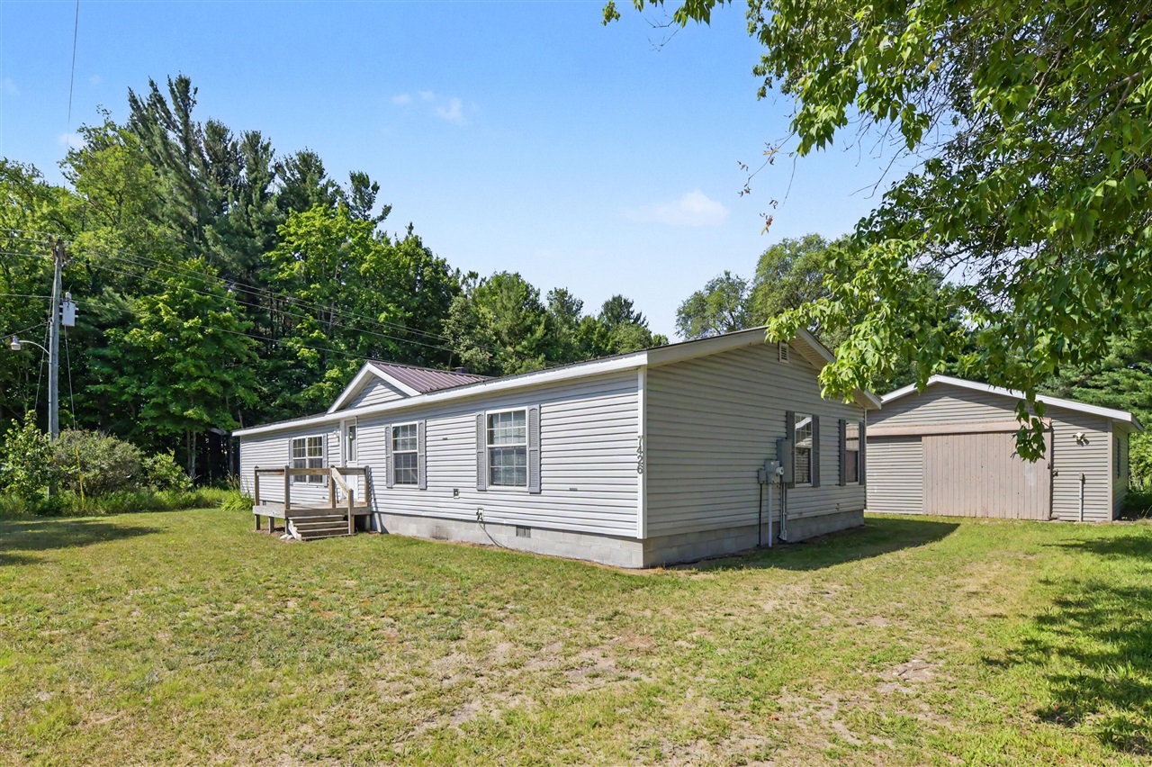 3rd image of 7426 2Nd St, Thompsonville, MI 49683 | MLS# 70548659