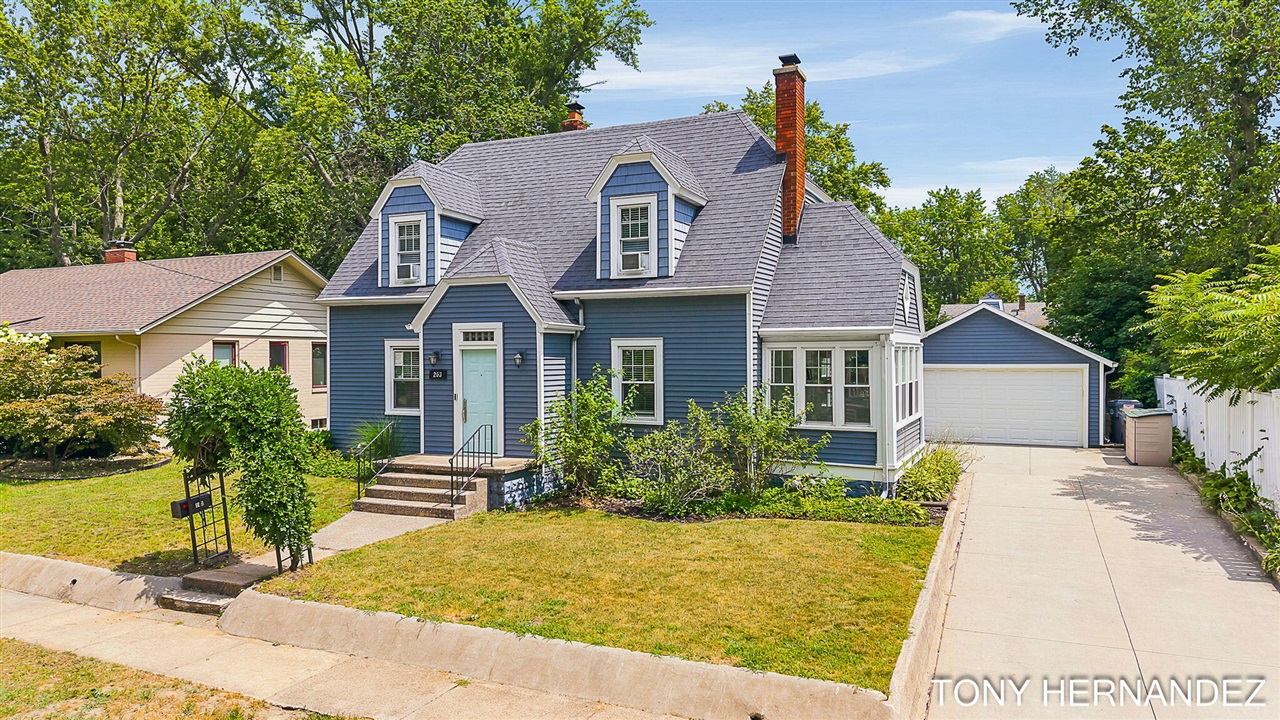 1st image of 263 Cherry Ct, South Haven, MI 49090 | MLS# 70548677