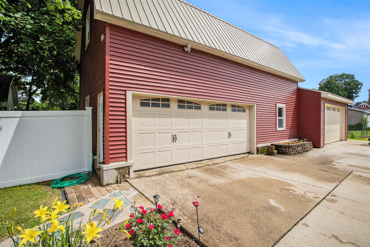 1st image of 213 W Chicago St, Coldwater, MI 49036 | MLS# 70548681