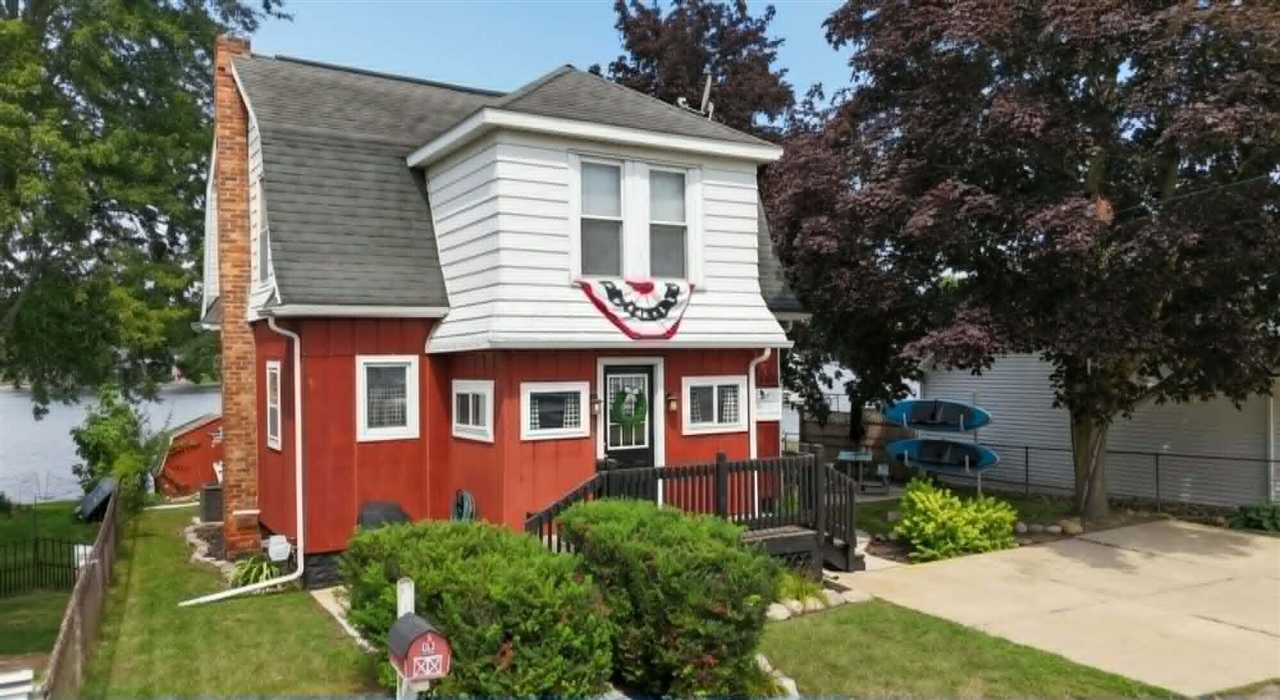 2nd image of 130 Duryeas Pt, Michigan Center, MI 49254 | MLS# 70548694