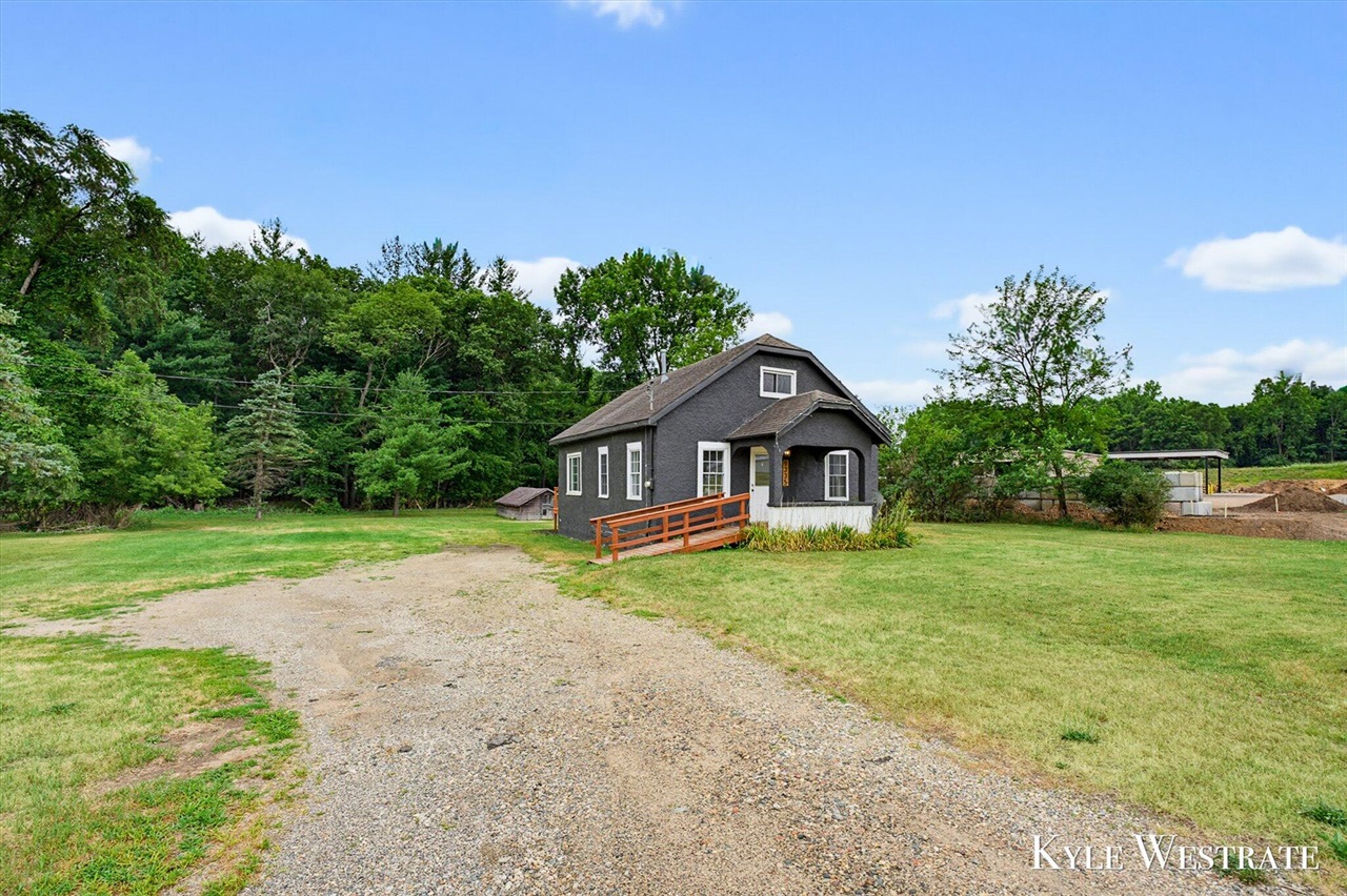 2nd image of 9335 Sw Greenville Rd, Greenville, MI 48838 | MLS# 70548729